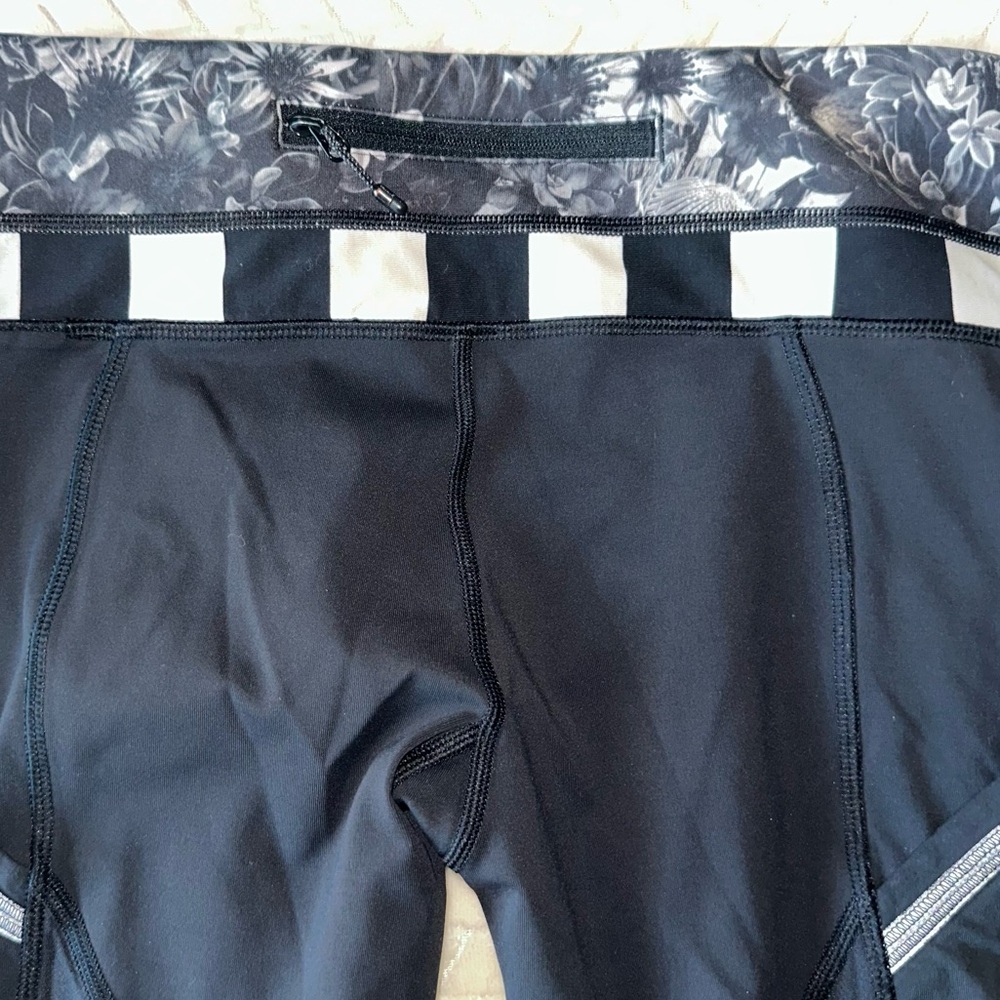 Lululemon Run A Marathon Crop II Black Straightup Stripe Black Angel Wing Size 6 - Picture 6 of 12